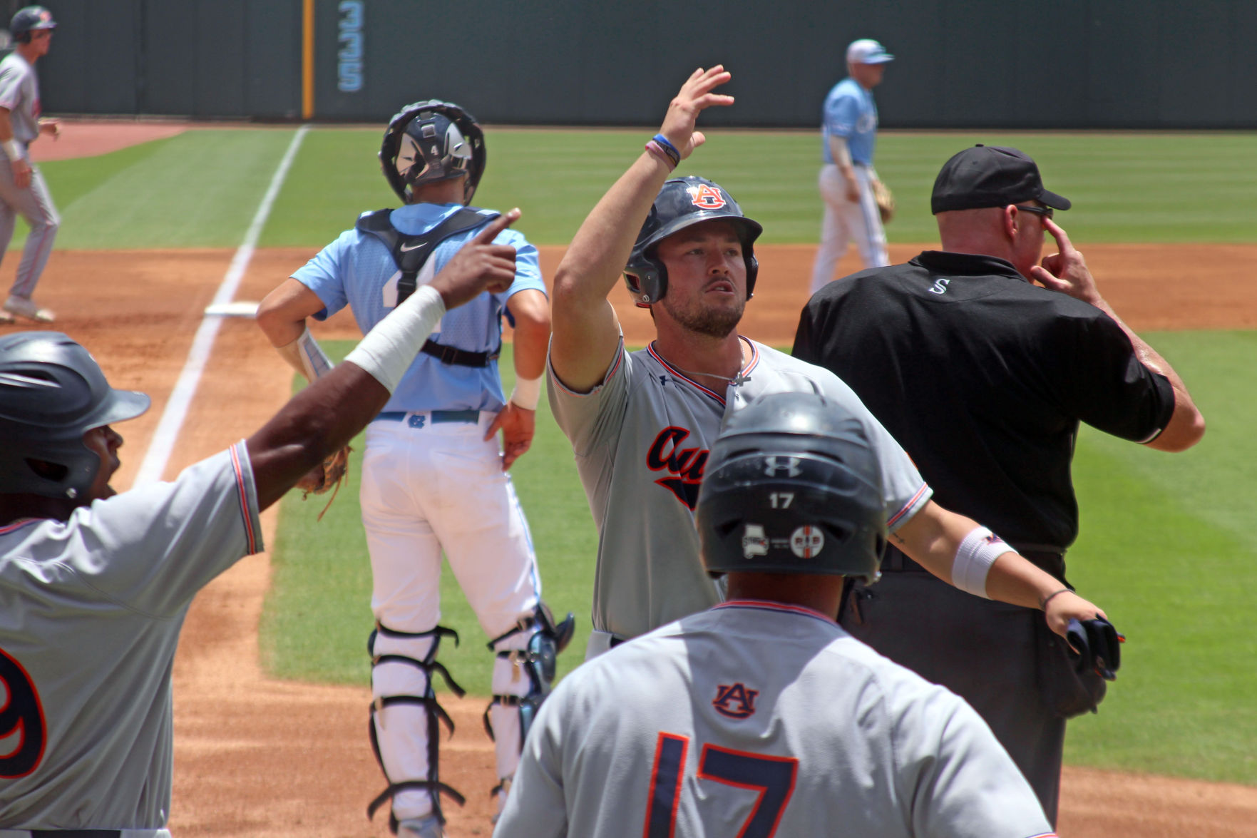 PHOTOS: Auburn vs. North Carolina, Super Regional Game 3